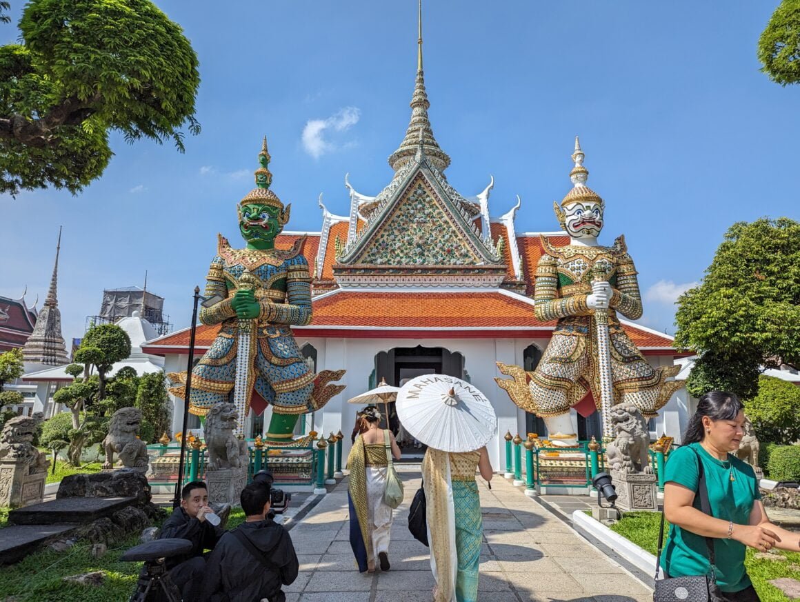 Pagoda Thonburi w Wat Arun: Arcydzieło o historycznym znaczeniu 13