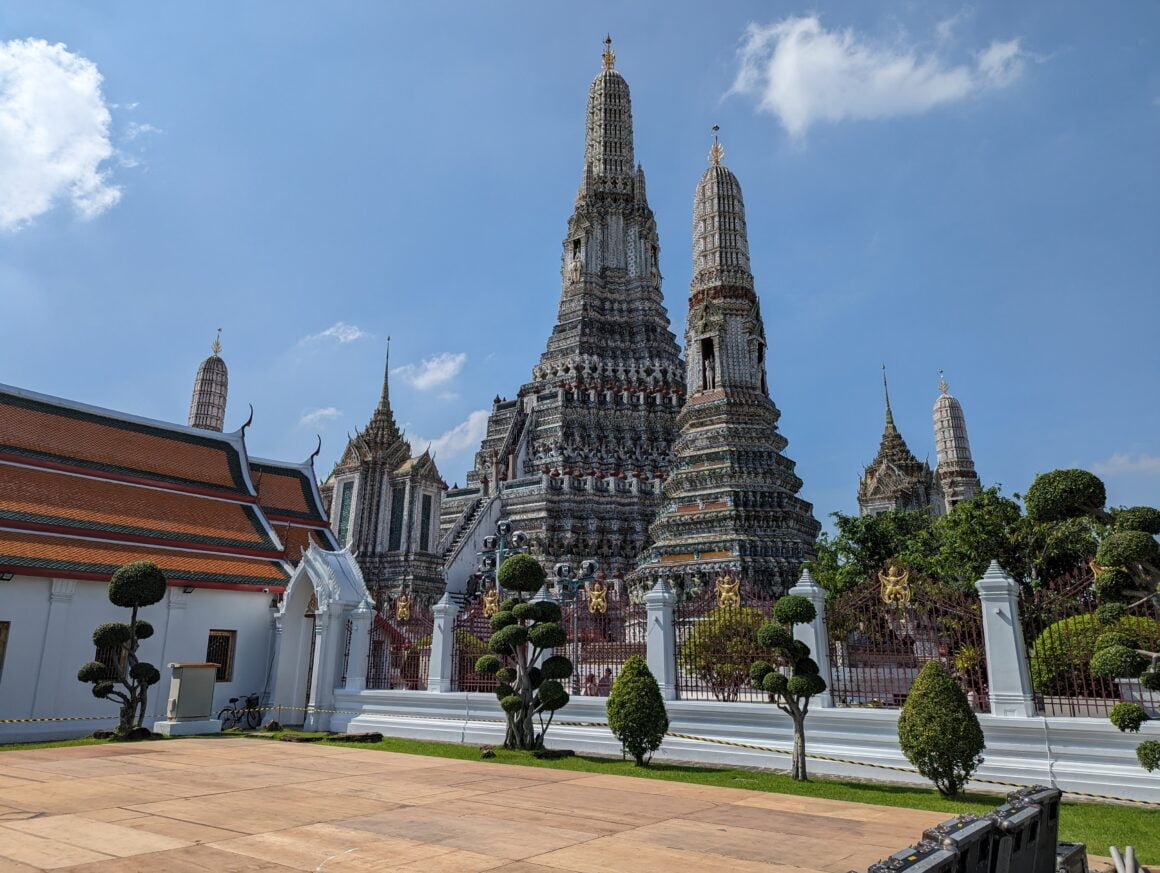Pagoda Thonburi w Wat Arun: Arcydzieło o historycznym znaczeniu 10
