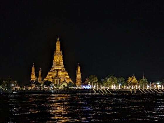 Pagoda Thonburi w Wat Arun: Arcydzieło o historycznym znaczeniu 12